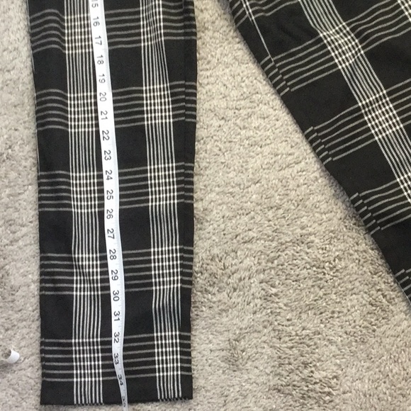 Forever 21 pants windowpane high waisted ankle trousers.Size M - Picture 5 of 5